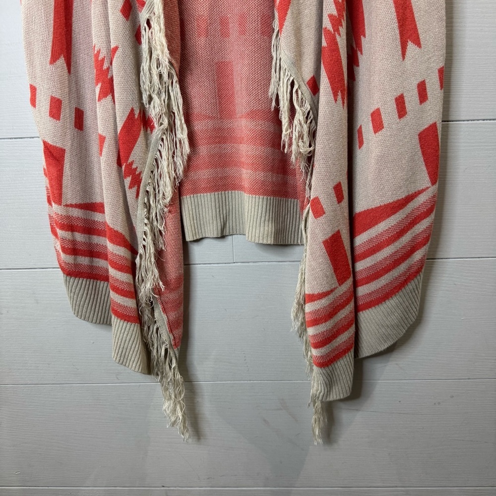Umgee Coral and Cream Patterned Aztec Vest With Fringe Size M/L - Picture 3 of 8